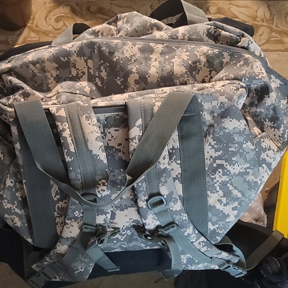 NWT Military XL Jumbo Duffel Backpack